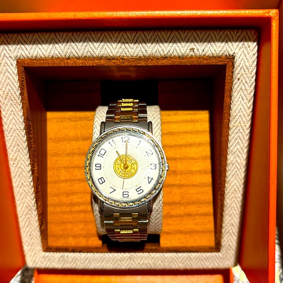 Hermes Accessories - Preloved Hermes watch 7-7.5 inches in length